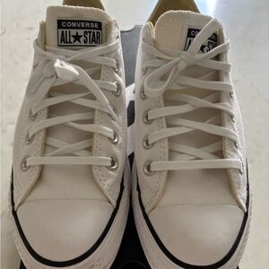 New ! It’s original box . Converse Chuck Taylor Ox White Sneakers size 8.5